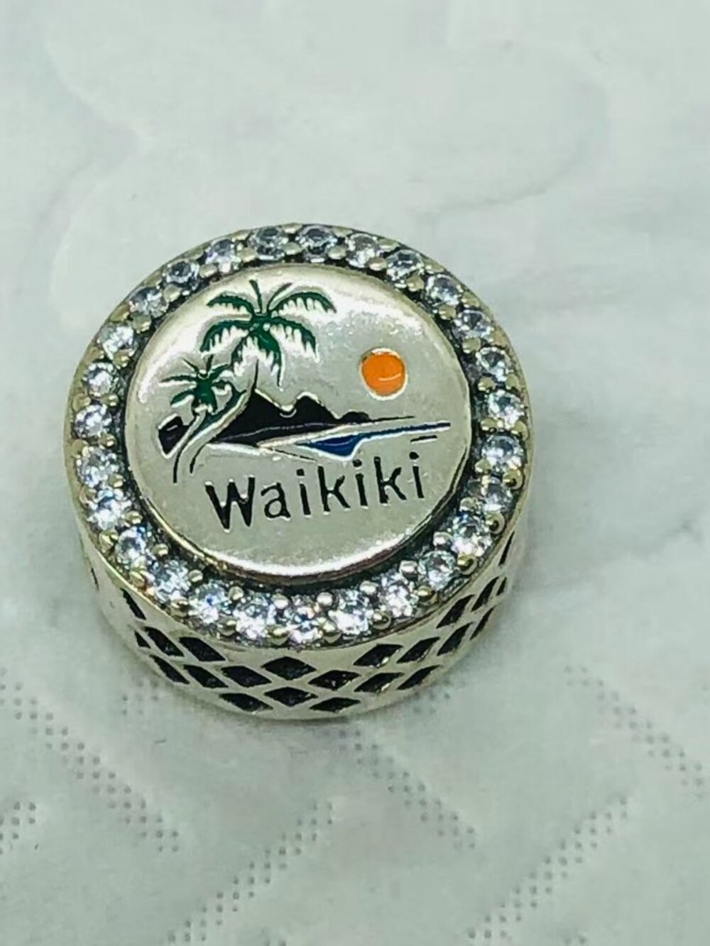 ✨ ✨Pandora Hawaii Exclusive Waikiki Beach Charm